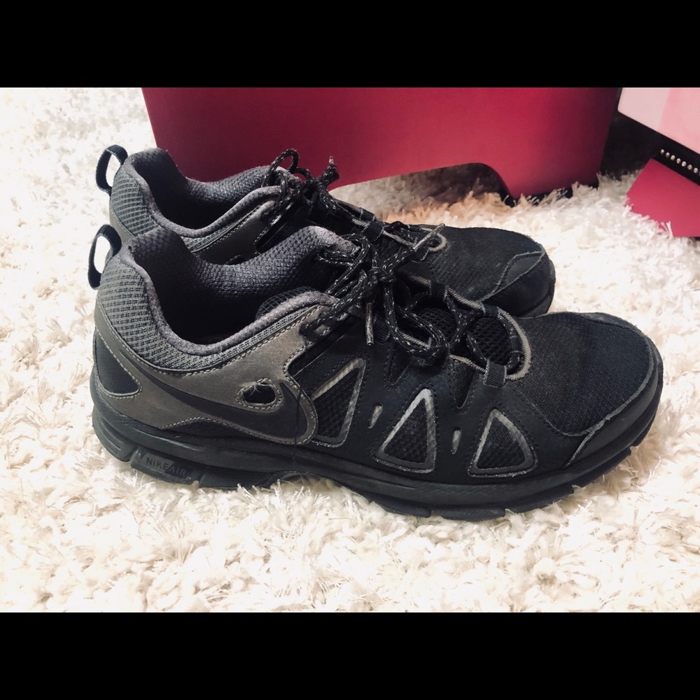 Men’s Nike size 10